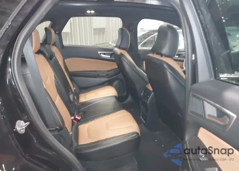 2024 Ford Edge Titanium z USA, uszkodzony, nr VIN 2FMPK4K9XRBB12646